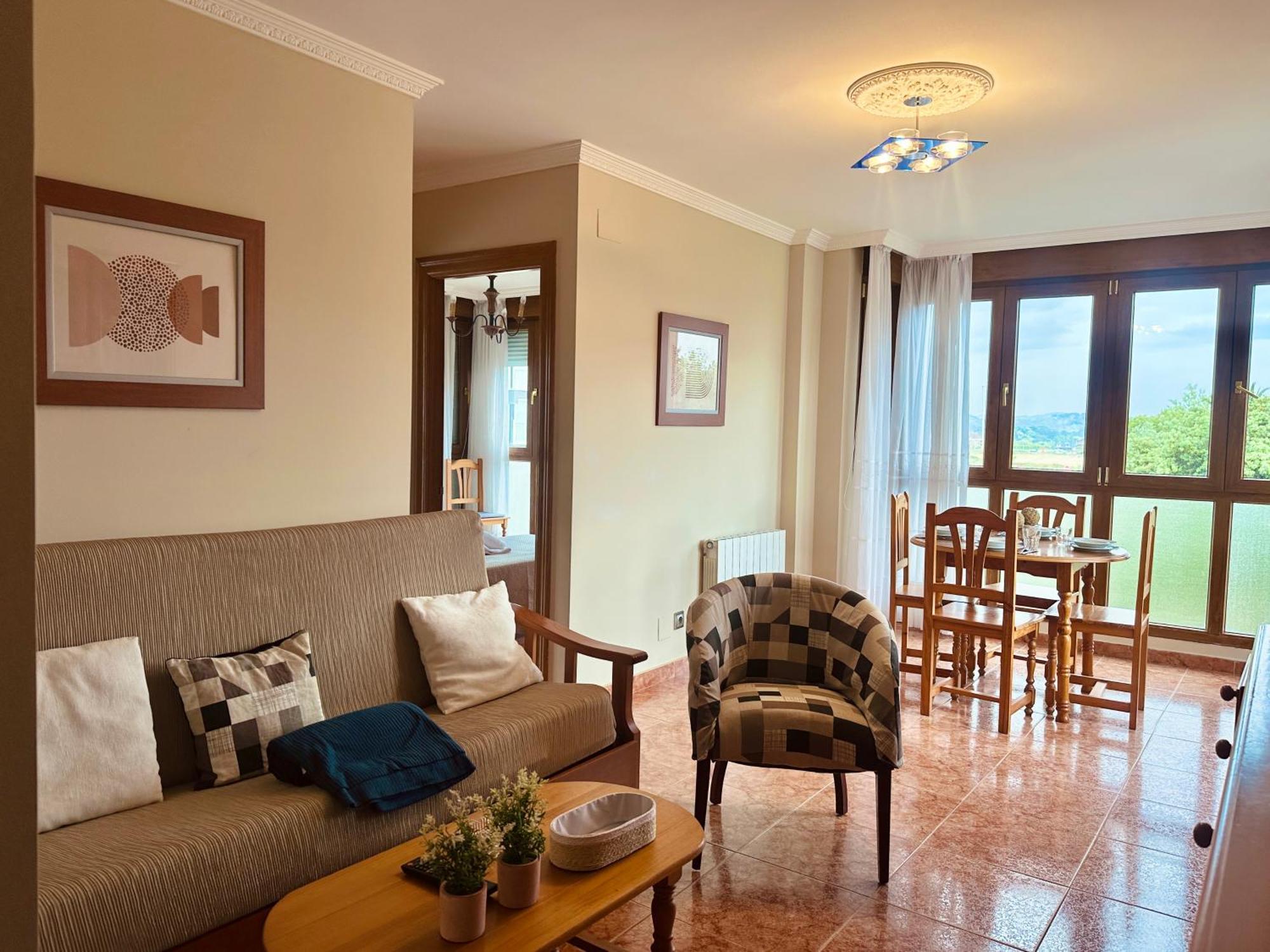 נוחה Apartamentos Pineda מראה חיצוני תמונה