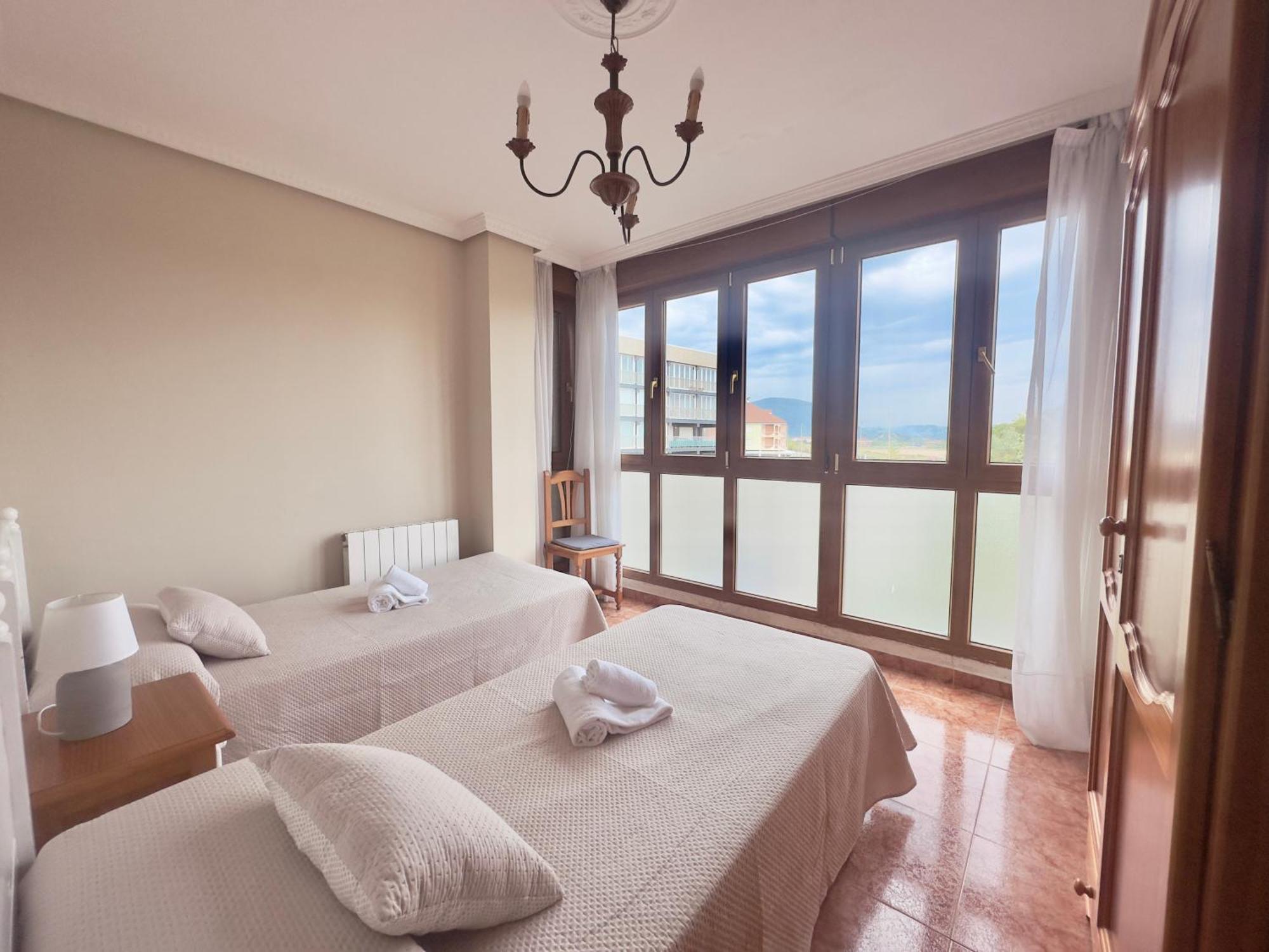 נוחה Apartamentos Pineda מראה חיצוני תמונה