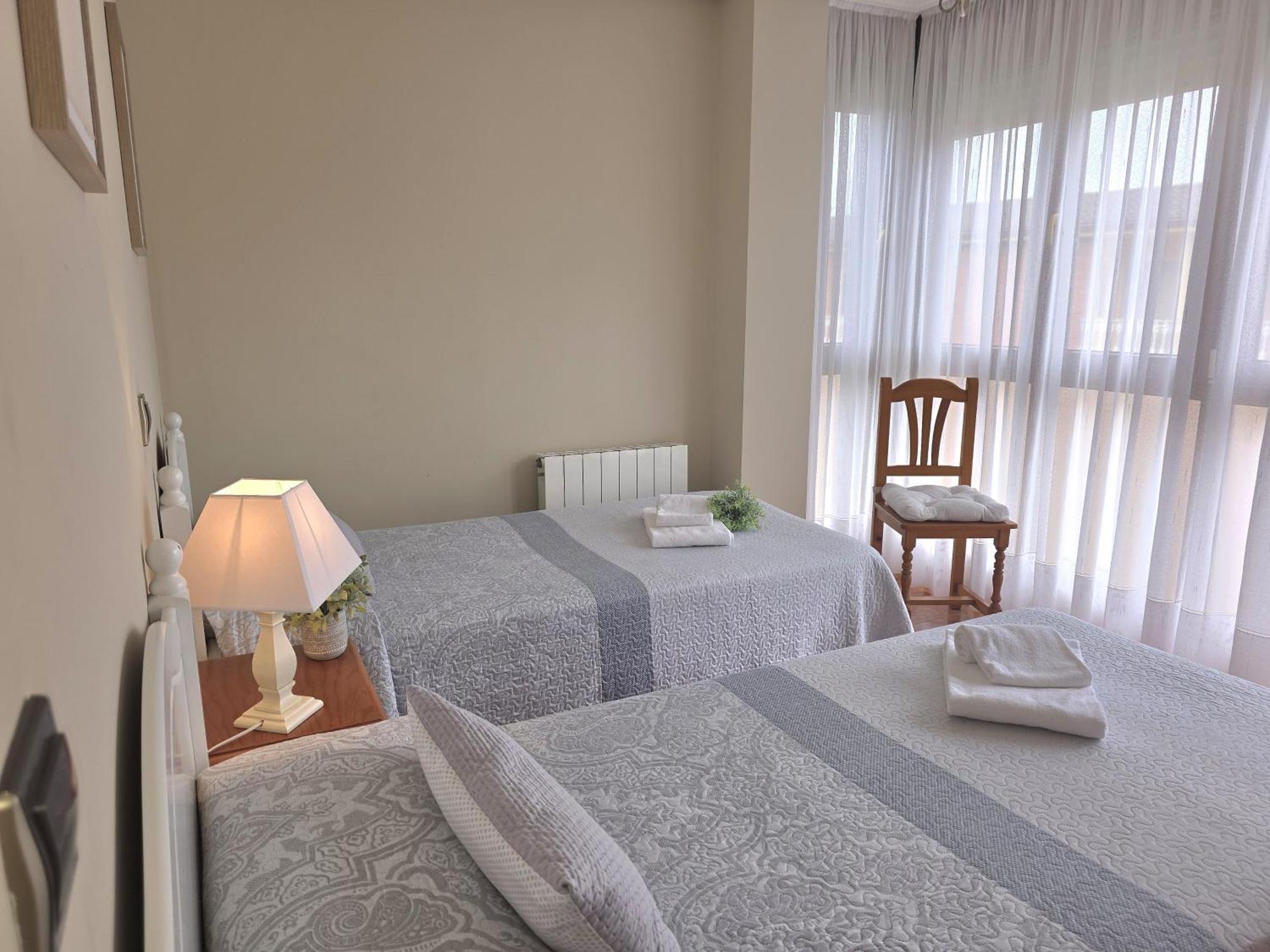 נוחה Apartamentos Pineda מראה חיצוני תמונה